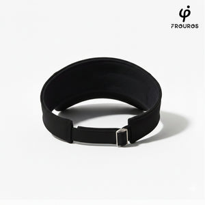 Cierre ajustable en visera negra deportiva, adaptabilidad perfecta para cualquier tamaño de cabeza.